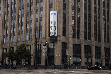 Musk To Remaining Twitter Staff Go Hardcore Or Leave