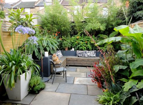 17 Adorable Design Ideas For Your Small Courtyard