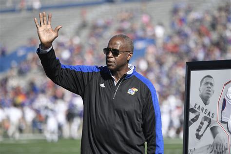 Notebook Larry Brown Joins Ku Greats In Ring Of Honor Ku Sports