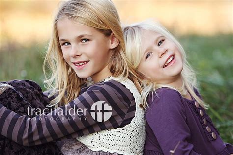 Cute Sister Photo For My Girls Sibling Photography Poses Sister