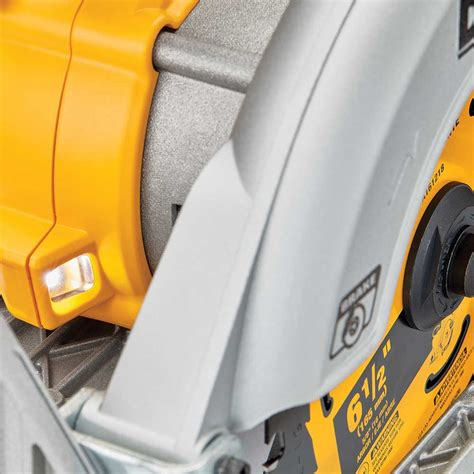 DeWALT DCS565B 20V MAX 6-1/2' Brushless Cordless Li-Ion Circular Saw ...