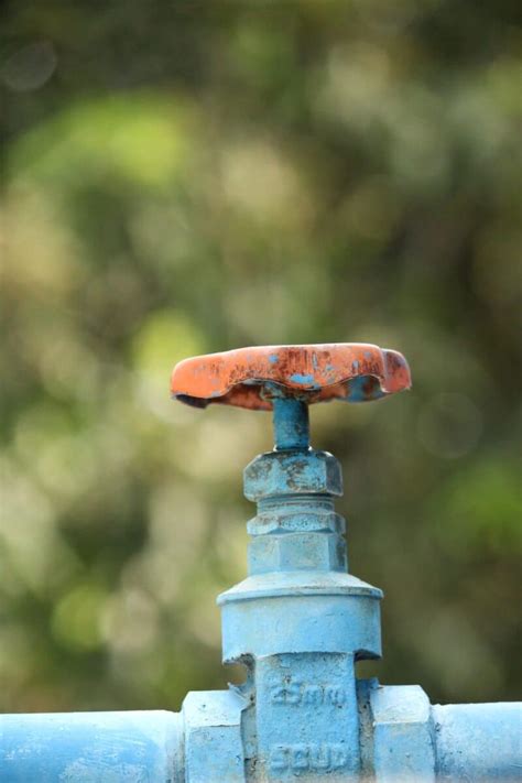 Robinet darrivée deau qui fuit causes et solutions