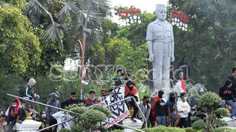 Risma Marah Marah Ke Demonstrans Yang Rusak Fasilitas Publik Aku