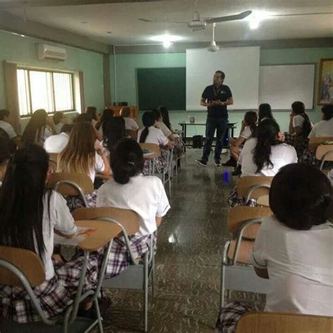 Colegio La Sagrada Familia Escuela Primaria En Monter A