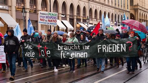 Friedensdemo Und Ostermarsch In M Nchen Am Youtube