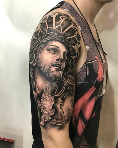 Pin Em Cristo Tatuagem De Jesus Tatuagem Ombro Masculina Tatuagem