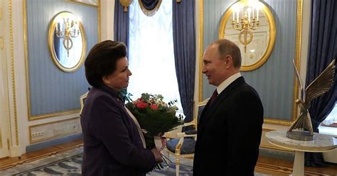 Путин подарил Терешковой скульптуру и картину с чайками - Кубанские новости