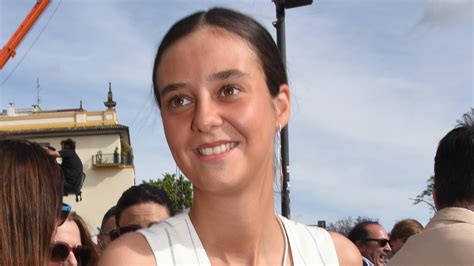 Batacazo Estilístico Y Una Gran Sonrisa Victoria Federica El Gran Apoyo De Roca Rey Junto A Su