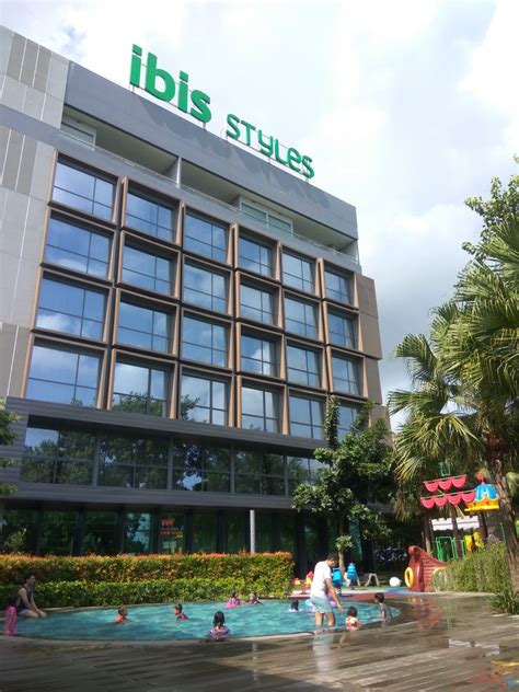 Warna Warni Interior Ibis Styles Hotel Batam