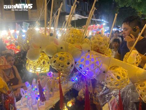 Cận cảnh chiếc đèn lồng trở thành hot trend hút hồn giới trẻ mùa Trung thu 2023