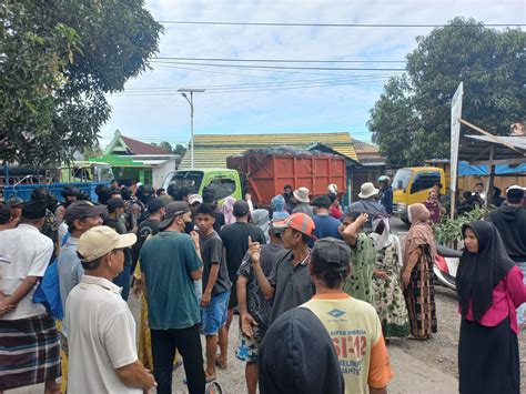 Breaking News Warga Blokade Jalan Tolak Armada Sampa Ke Tpa Binuang