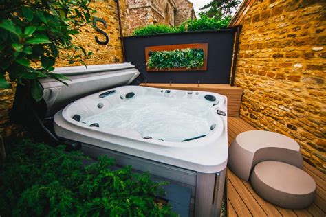 JacuzziJ 435 Ex Display Hot Tub Oyster Pools Hot Tubs Wales