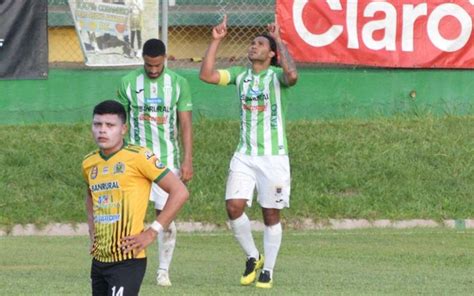 Gullit Peña se luce en Guatemala con doblete en goleada de Antigua GFC