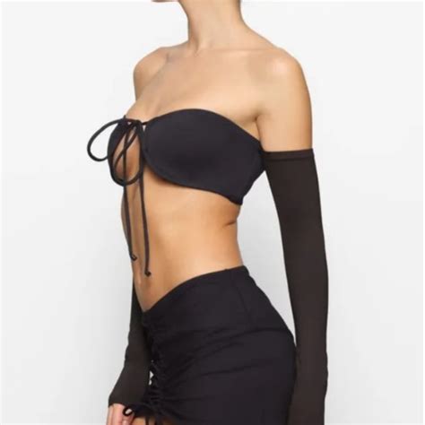 Skims Swim Nwt Black Skims Signature Swim Long Sleeve Bikini Top