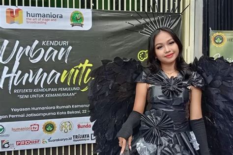 Ini Dia Fashion Show Sanggar Humaniora Tampilkan Busana Unik Dan