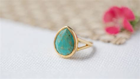 How To Wear Turquoise Jewelry