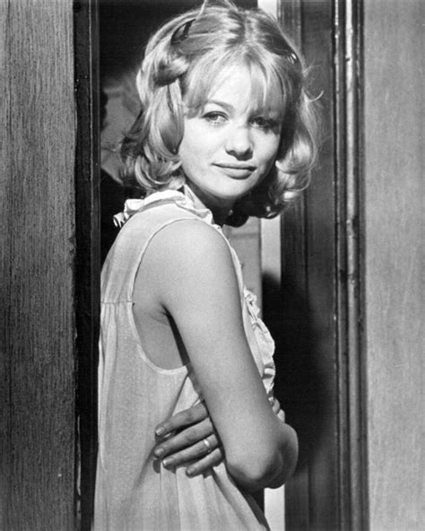 35 Beautiful Photos Of Judy Geeson In The 1960s And â 70s Judy Geeson Judy Actresses