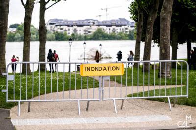 Crue de Seine à Poissy innondation et badauds peu farouches Mon