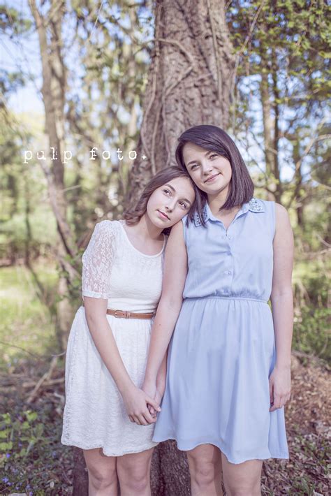 Sisters Pose Photography Sister Poses Sisters Photoshoot Sister Photography