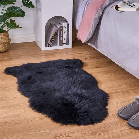 Yihaic Faux Fur Sheepskin Style Rug Faux Fleece Fluffy Area Rugs Seat