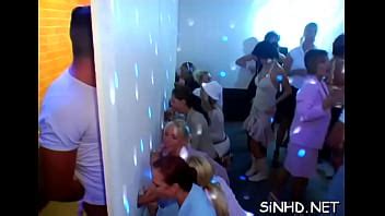 Enchaîner les amoureux et les beaux mecs a des besoins sauvages XVIDEOS