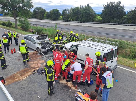 Personenrettung Nach Frontalkollision FF Oberwaltersdorf