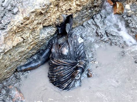 Archaeologists Find 24 Bronze Statues, Preserved in Tuscan Spa for ...