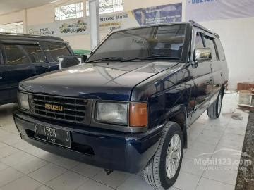 Isuzu Panther Grand Royale Mobil Isuzu Panther Grand Royale 1997