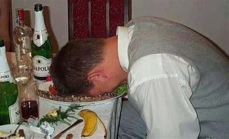 20 Of The Funniest Photos Of Drunk People