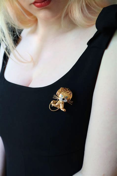 Van Cleef And Arpels Lion Brooch Emeralds And Diamonds At 1stdibs