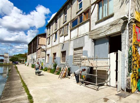 Bateaux Lavoirs De Saint Denis Une Expulsion Des Artistes D Un Lieu De