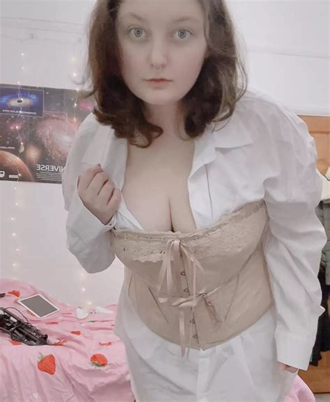 Corsets Cleavage Nudes Cleavage NUDE PICS ORG