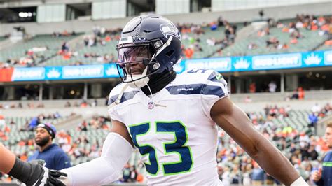 Seahawks Linebacker Boye Mafe Shines On And Off The Field Honors Late