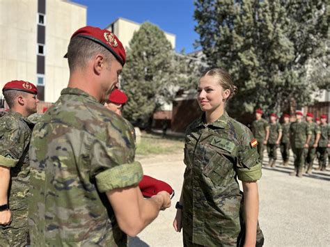 La Instrucci N Militar De Leonor De Borb N En Im Genes Fotos