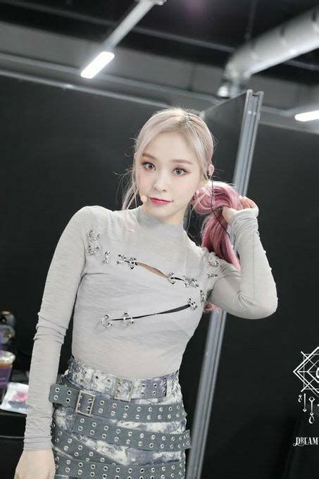 Korean Music Dream Catcher Sequin Skirt Graphic Sweatshirt Kpop