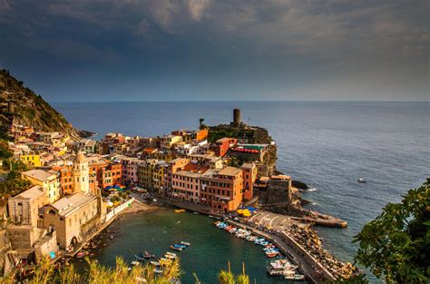 Ligurian Coast Home Italy Cinque Terre P Bay Boat Cinque