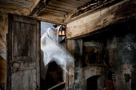 13 Spine Tingling Tales Of Ghosts That Haunt The Streets Of Cambridge