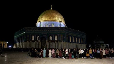 Ramadan Mencekam Di Palestina Masjid Al Aqsa Dijaga Ketat Polisi