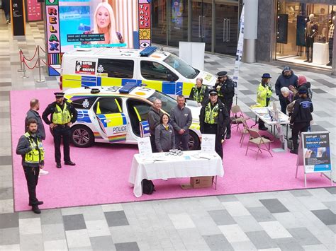 EYES PEELED: Suspected thief arrested after walking past Watford police