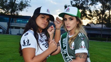 Musa Do Palmeiras Puxa Calcinha Da Musa Do Corinthians Em Foto Ousada