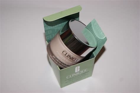 Clinique Moisture Surge Intense - Review | The Sunday Girl
