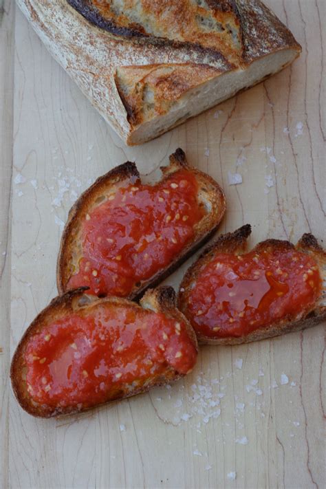 Spanish Style Bread With Tomato Puree Pan Con Tomate Circle Of Eaters