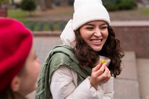 Free Photo Side View Smiley Women Outdoors