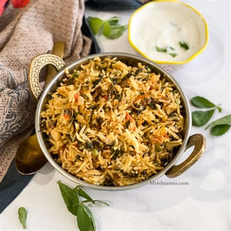 Methi Pulao (Fenugreek Leaves Rice) • Simple Sumptuous Cooking