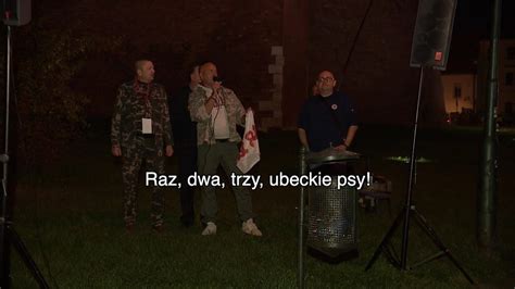 Kraków Jarosław Kaczyński odwiedził grób brata Przy wjeździe na Wawel