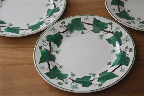 Set Of Vintage Wedgwood China Luncheon Plates Napoleon Ivy Pattern