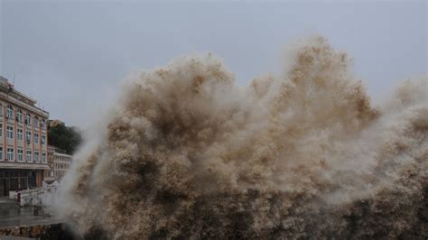 Shanghai Alerte Rouge Au Typhon Et Aux Pluies Torrentielles