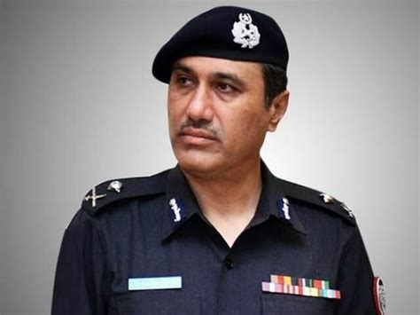 IGP Sindh Pays Tribute To Sohail Warind Pakistan Business Recorder