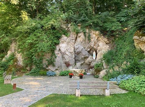 Baumbestattung Klosterwald Heiligenkreuz Bestattung Lichtblick