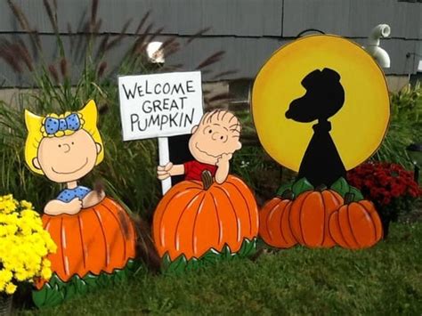 Hand Painted Snoopy Sally Linus Welcome Great Pumpkin